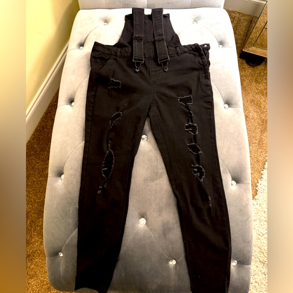 Black Stretch Distressed Denim Skinny-Fit Overalls – Edgy and Versatile!